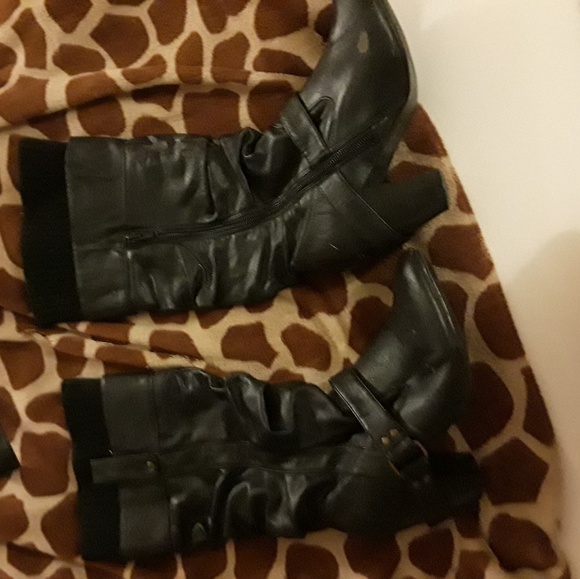 Boot and heel lot - Picture 3 of 7